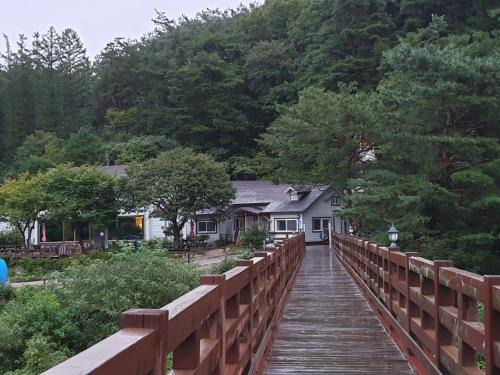 Hongcheon Casa | hongcheon river view sonamu pension