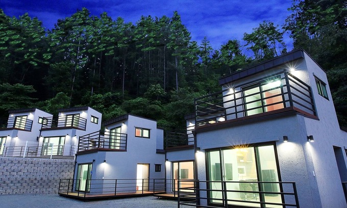 Hongcheon Casa | Hongcheon Stone Brown Pension