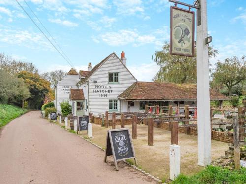 Maidstone Casa | Hook & Hatchet - Uk48201