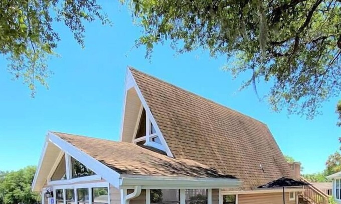 Vacation Village Casa | Hook's Cabin, A-frame retreat close to Theme parks