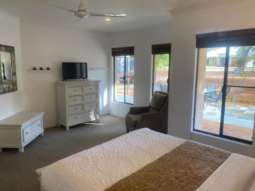 Dunsborough Casa | Hook Wine & Sinker
