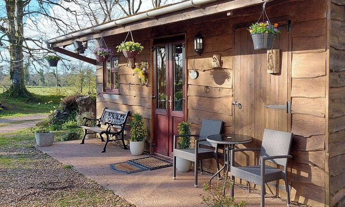 Honiton Cabaña | Hooked Rise Holiday Lodge
