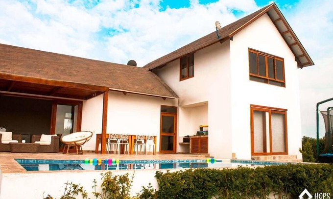 Ica Villa | HOP MAUI con vista al mar