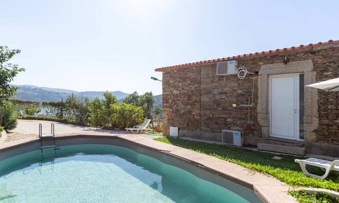 Castelo de Paiva Chalet De Esquí | Hopstays - Casa das Dognas