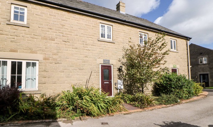 Beeley Cabaña | HOPTON, family friendly, character holiday cottage in Two Dales
