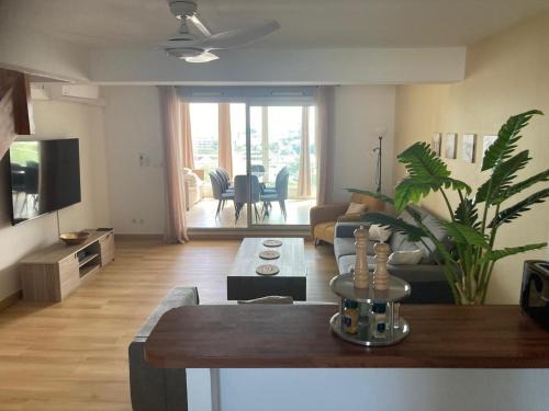 Saint-Pierre De La Reunion Apartamento | Horizon - Duplex classé 3 étoiles vues mer et montagne à Terre Sainte