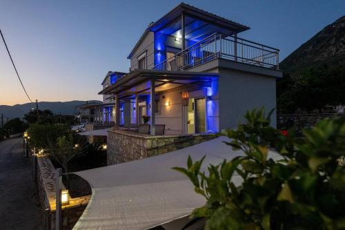 Paralia Vergas Casa | Horizon Heights Dusk