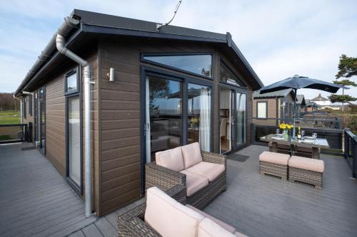 Leiston Casa | Horizon Lodge