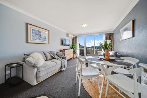 Jindabyne Casa | Horizons 306 - Deluxe Lake Front Studio l Pool l Tennis l WiFi l BBQ