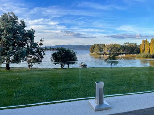 Jindabyne Apartamento | Horizons 424 Lake Jindabyne Waterfront 2 Bedroom Apartment