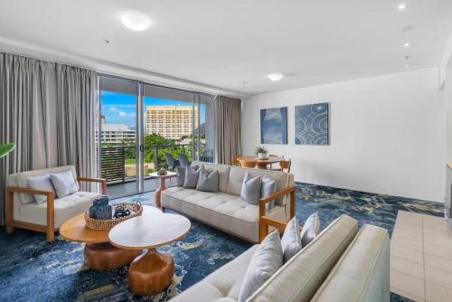 Cairns Central Business District Apartamento | Horizons at Harbour Lights - Tropical Poolside Flair