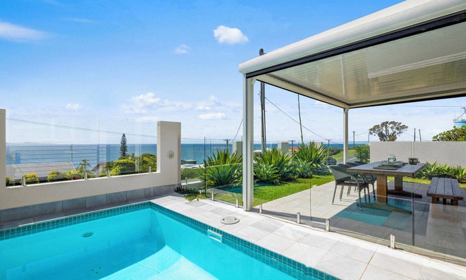 Woolgoolga Casa | Horizons -Oceanview Luxury Retreat with Plunge Pool