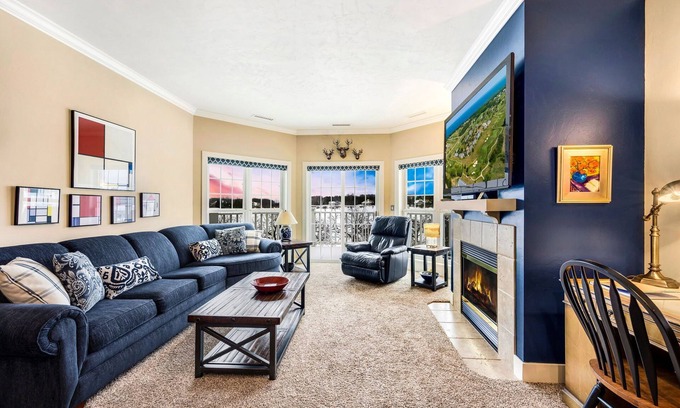 Egg Harbor Condominio | Horseshoe Bay Club Cottage #4-Inclusive Golf Course and Club Access!