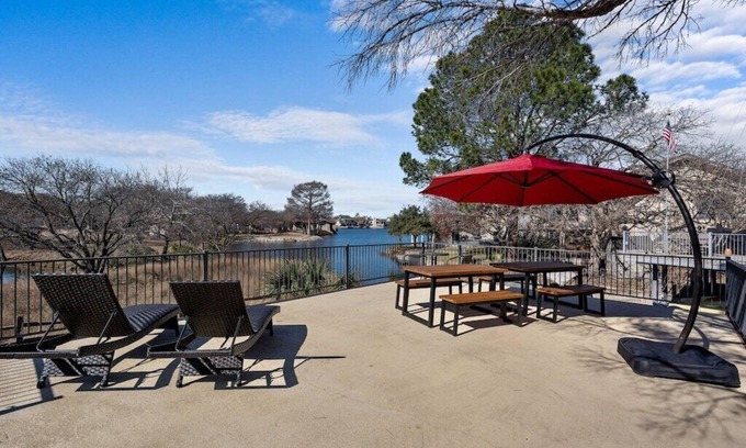 Horseshoe Bay Casa | Horseshoe Bay - Lakefront + Pool - Lucy on the Lake