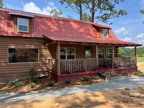 Albertville Casa | Horseshoe Lodge Rustic Cabin