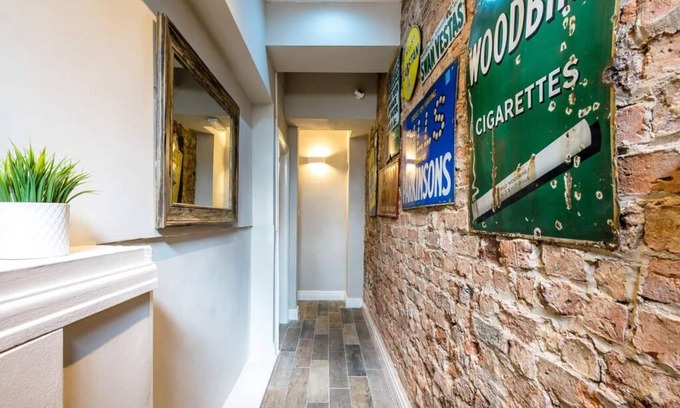 Georgian Quarter Apartamento | Host Apartments Picasso s Place III