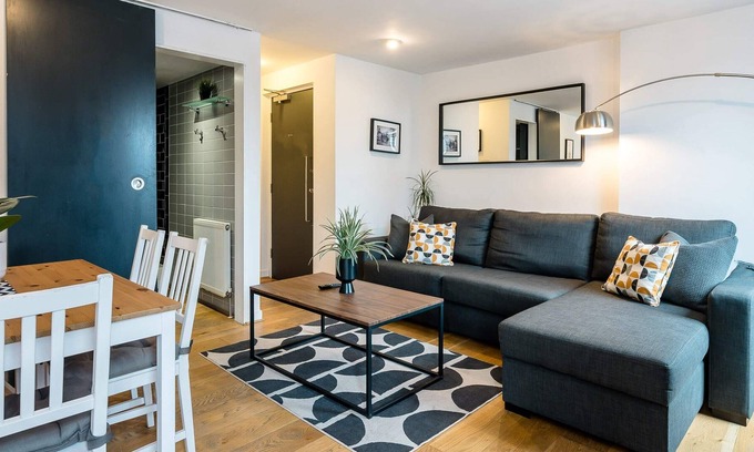 St George's Quarter Apartamento | L1 Apt. w / enorme terraza privada en la azotea y decoración fresca!