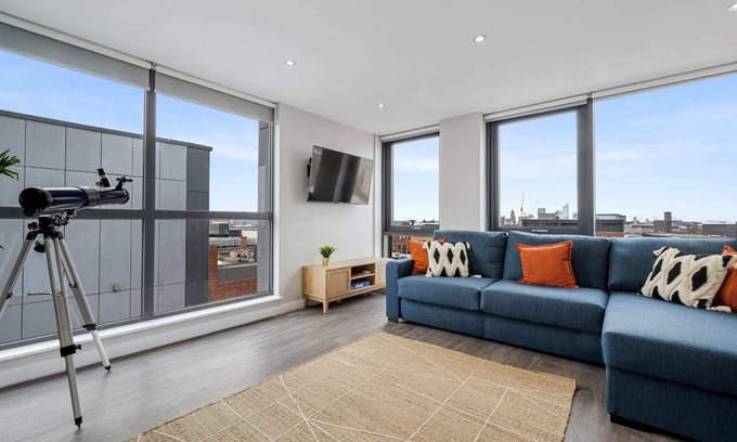 Baltic Triangle Apartamento | Host Apartments | The Baltic Penthouse 2