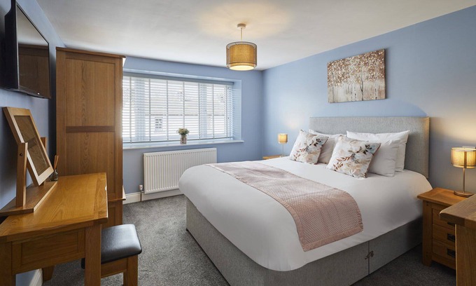 Barnard Castle Otro | Host & Stay | The Cobblers