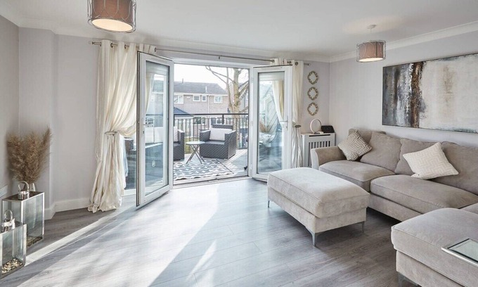 Carrville Casa | Host & Stay | Aidan Gardens