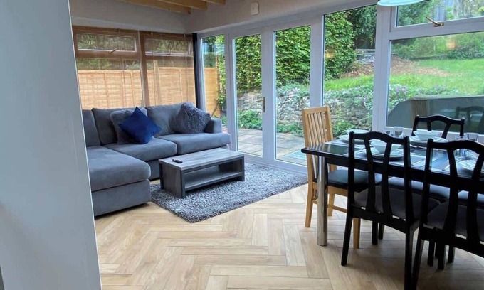 Northampton Casa | Host & Stay | Bankside House