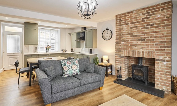 Belford Casa | Host & Stay | Cedar Cottage