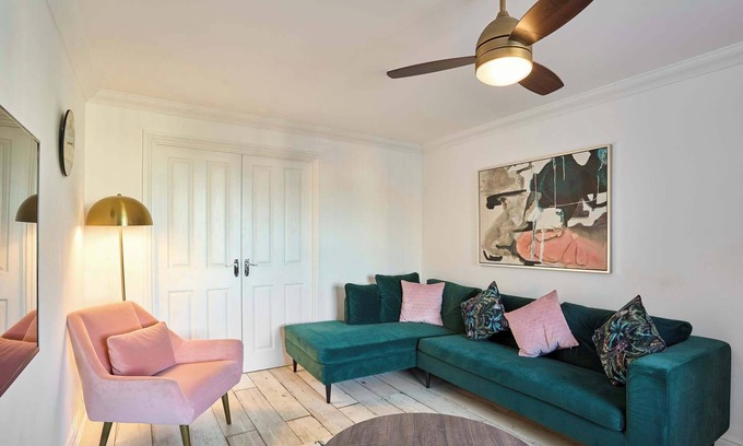 Launceston Casa | Host & Stay | Cherry Blossom House