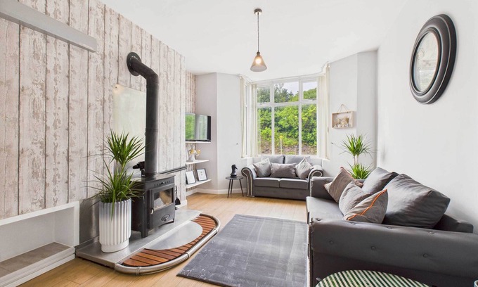 Middlesbrough Casa | Host & Stay | Crosby House