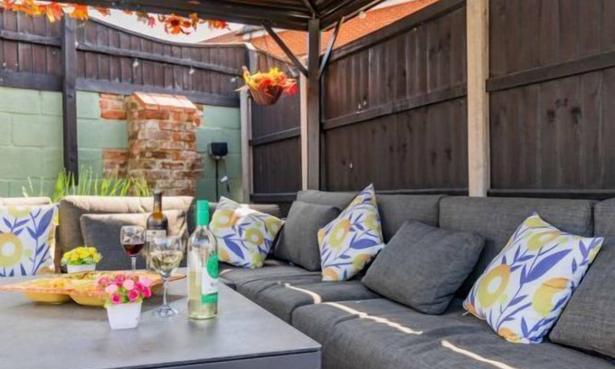 Acle Apartamento | Host & Stay | Dragons Rest