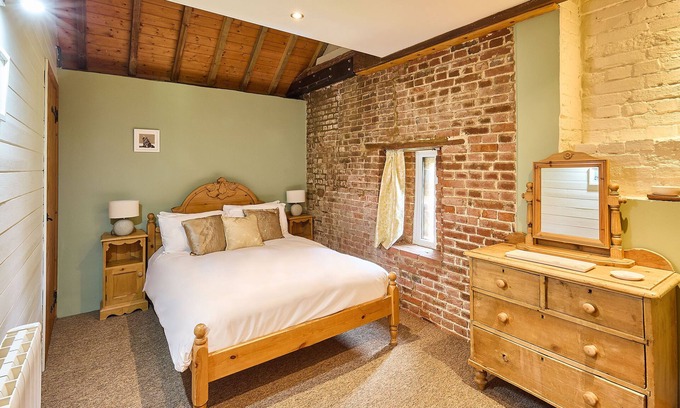 Fakenham Casa | Host & Stay | Granary Barn