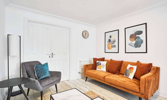 Launceston Casa | Host & Stay | Hazelnut House
