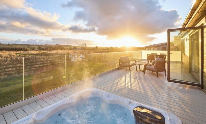 Hexham Chalet De Esquí | Host & Stay | Hazelwood Deluxe Lodge