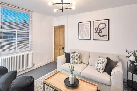 Stockton-on-Tees Casa | Host & Stay - High Street Cottage