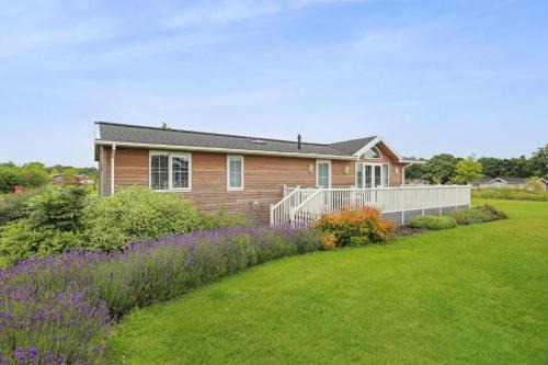 Hundall Casa | Host & Stay - Mahonia Lodge