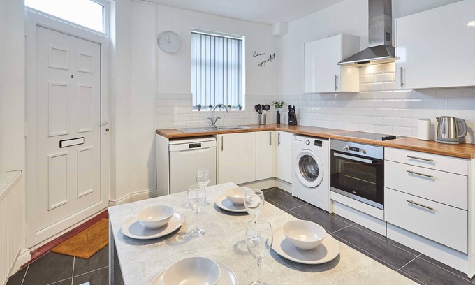 Kettering Casa | Host & Stay | Montagu Street