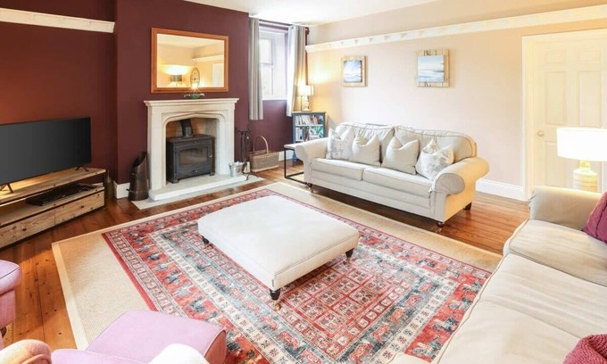 Lesbury Casa | Host & Stay | Old Reading Room