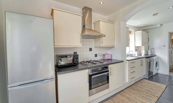 Worcester Casa | Host & Stay | Severn Swans House