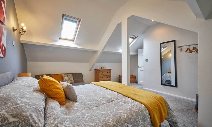 Seaton Delaval Casa | Host & Stay | Skyview