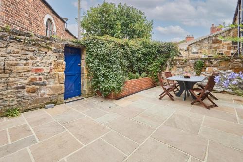 Skinningrove Casa | Host & Stay - Stone Row