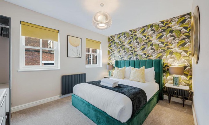 Hope Street Casa | Host & Stay - The Pilgrim Coach Houses
