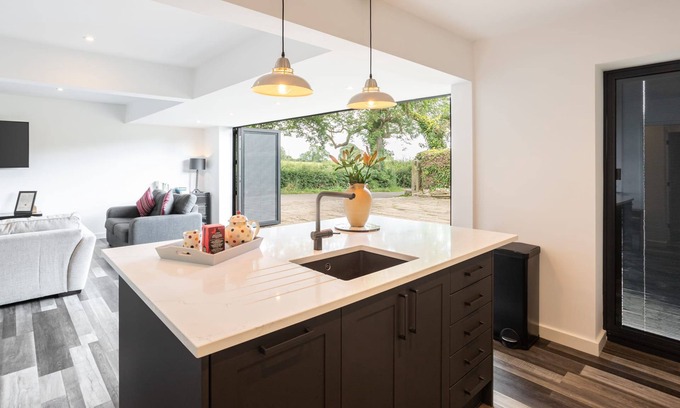Radbourne Casa | Host Stay The Stable