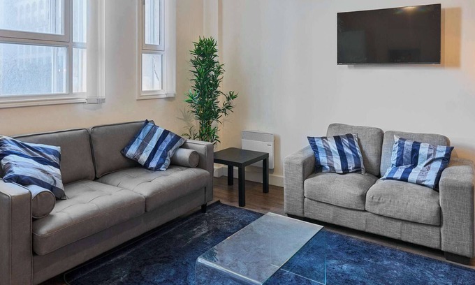 The Docks Apartamento | Host & Stay | Three Graces Getaway