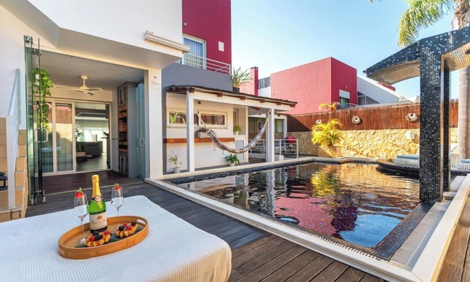 Ferragudo Casa | Host Wise - Luxurious House with Private Salt Pool