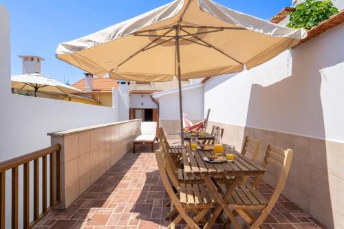 Bonfim Casa | Host Wise - Spacious Duplex House - Jacuzzi & Terrace