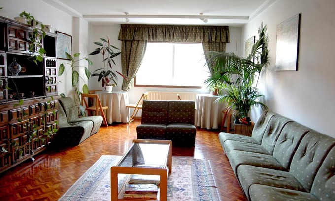 El Ensanche Zona Nuova Casa | Hostal Charo II
