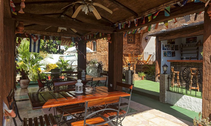 Trinidad Casa | Hostal Doña Cristina de Anita y Manel