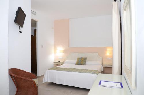 Zahara de los Atunes Casa | Hostal Doña Lola Marina