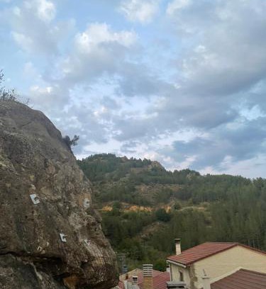 Petilla de Aragon Casa | Hostal Don Santiago Ramon y Cajal