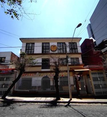 Downtown La Paz Hotel | Hostal Home In La Paz