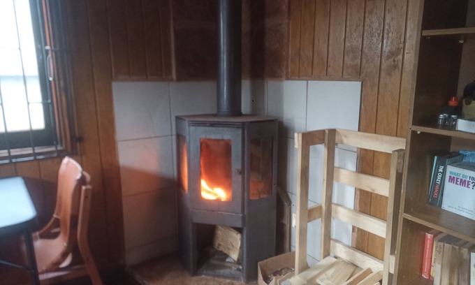 Valdivia Casa | Hostal Lila, Casa Entera por 8+ Con Jardin y estacionamiento.